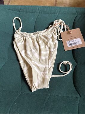 Women’s Cream Printed Bikini Bottom with Adjustable Ties  stone fox swim large
